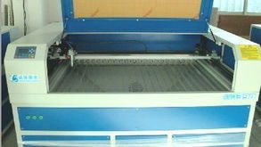 深圳成馳機電設(shè)備 專業(yè)供應(yīng)龍崗激光雕刻機與切割機
